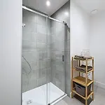 Apartment Marche Des Halles Sur Cour Ascenseur, Hypercentre *